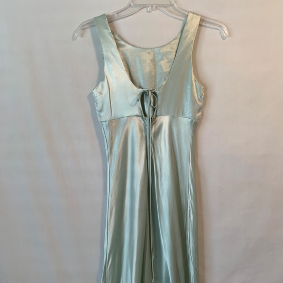 Light Green Satin Flower Sequined Sleeveless Dress Size 3/4 - Picture 12 of 15